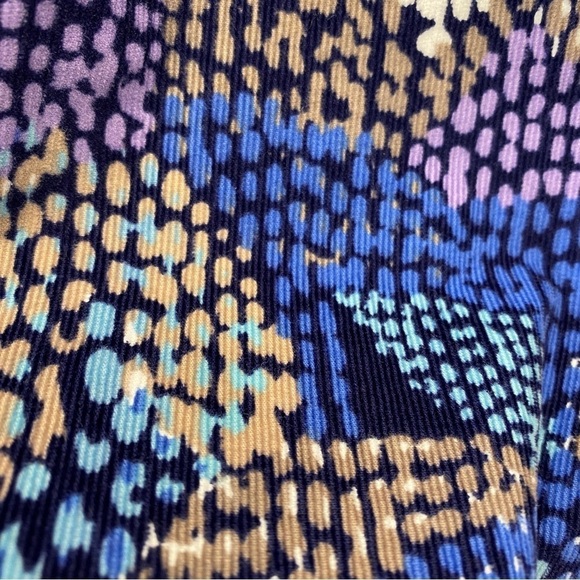Chicos Multicolor Fine Corduroy Long Sleeve Artsy Button Up Shirt Sz M - Picture 4 of 9
